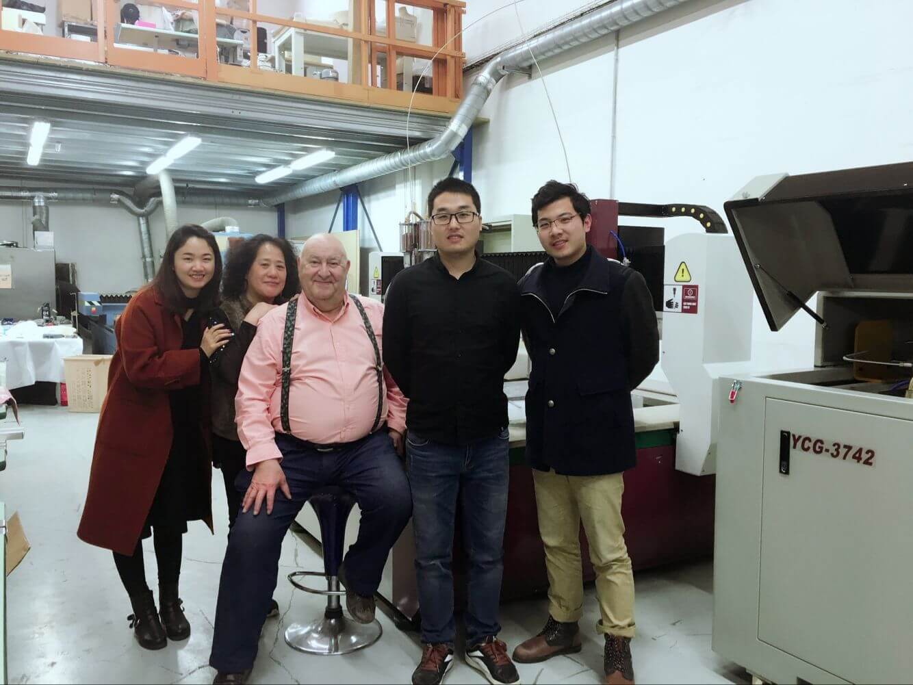 YC Waterjet Engineers ist in Überseeservice erhältlich 