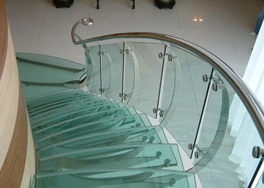 Temperierte Glaswasserstrahlschneidemaschine.JPG