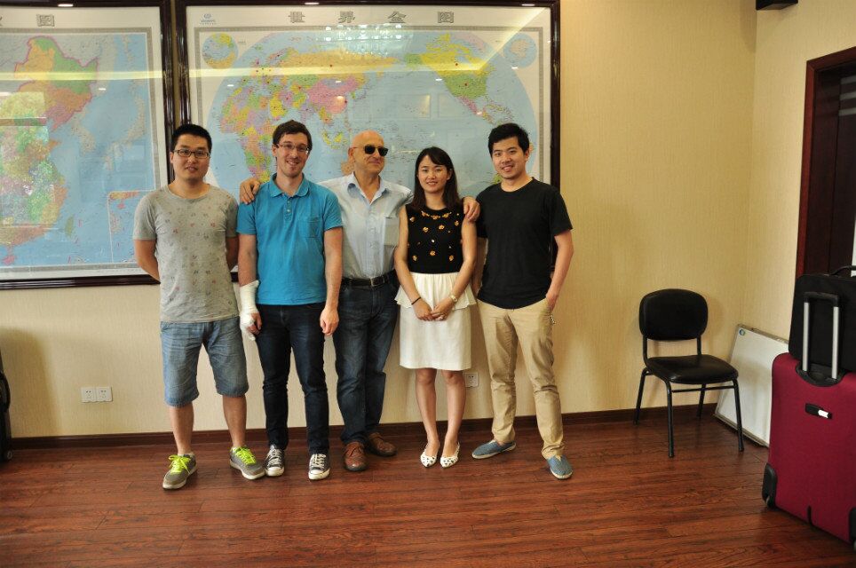 3d 5 Achse Wasserstrahlschneidmaschine.JPG