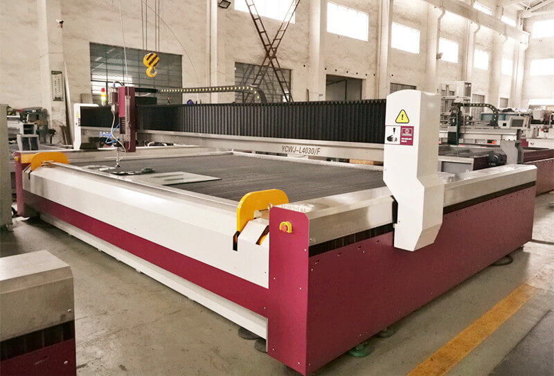 Wasserstrahl mit Roll-Over-St&auml;nder