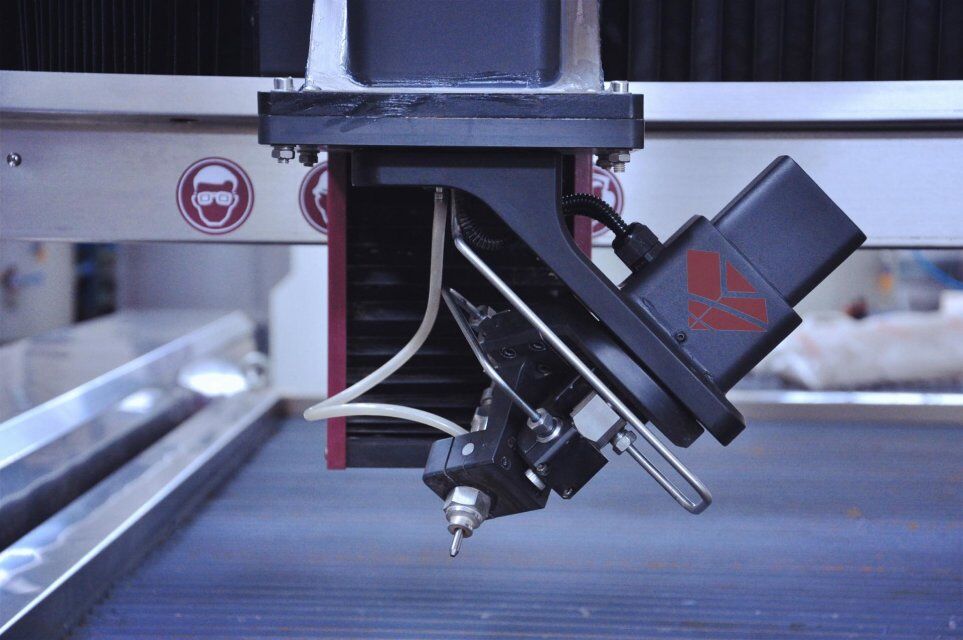 3d 5axis WaterJet Schneidkopf.jpg