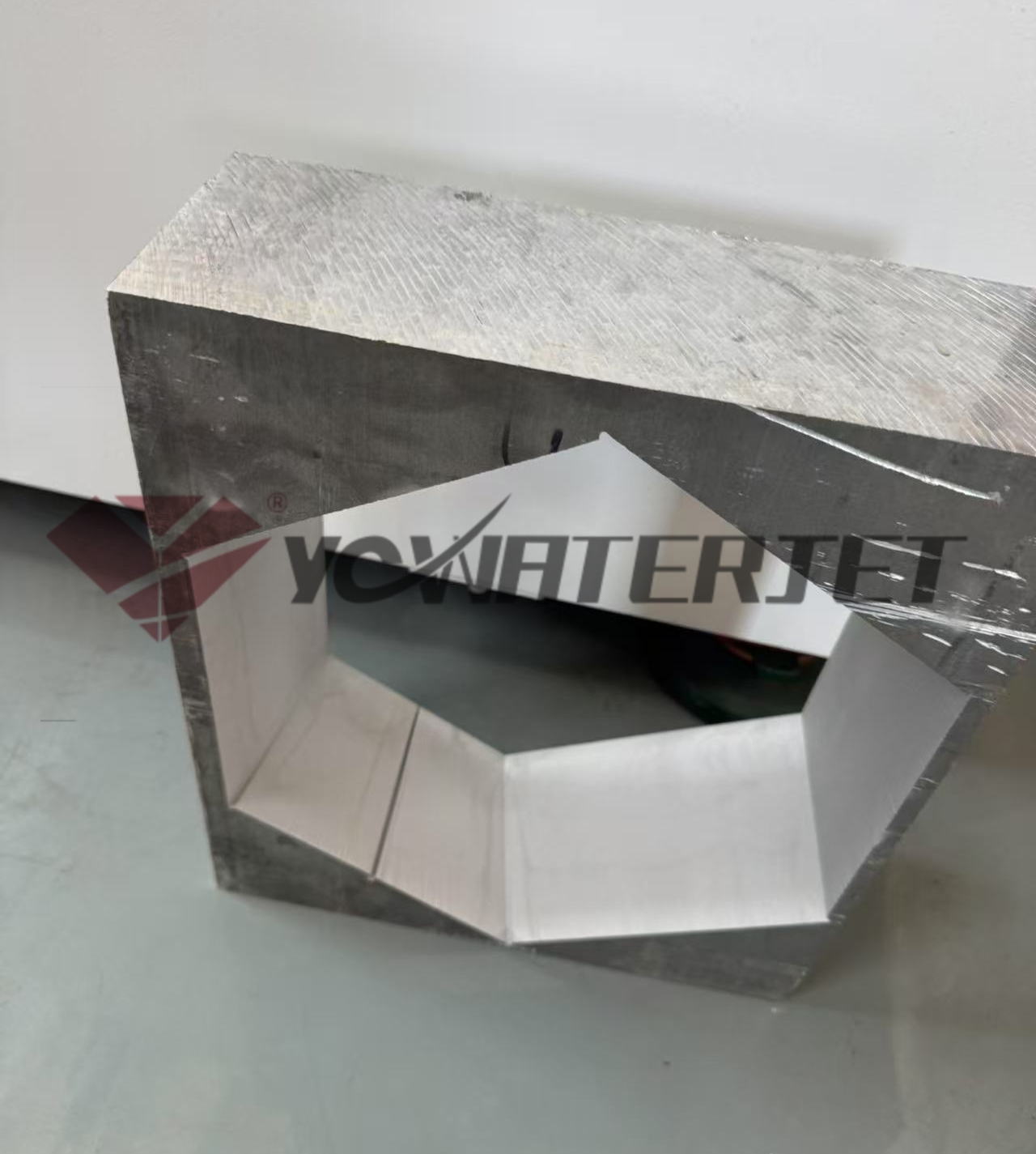 gro&szlig;er Aluminiumblock